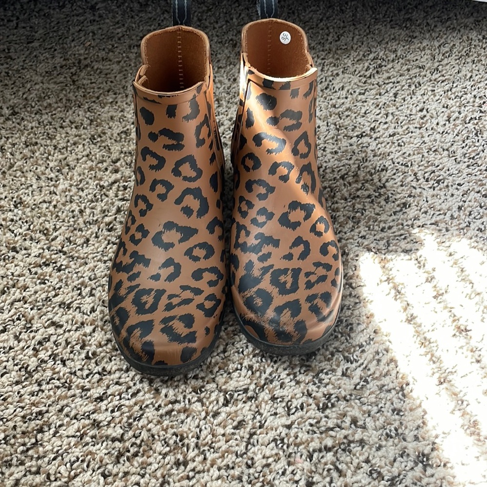 Women’s short leopard print hunter rain boots size 7